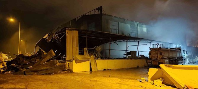 Karabük’te Depoda Çıkan Yangın Kontrol Altına Alındı