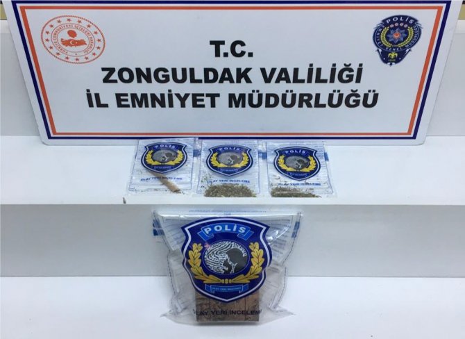 İ̇zinsiz Kenevir Yetiştiren Şahsa Gözaltı