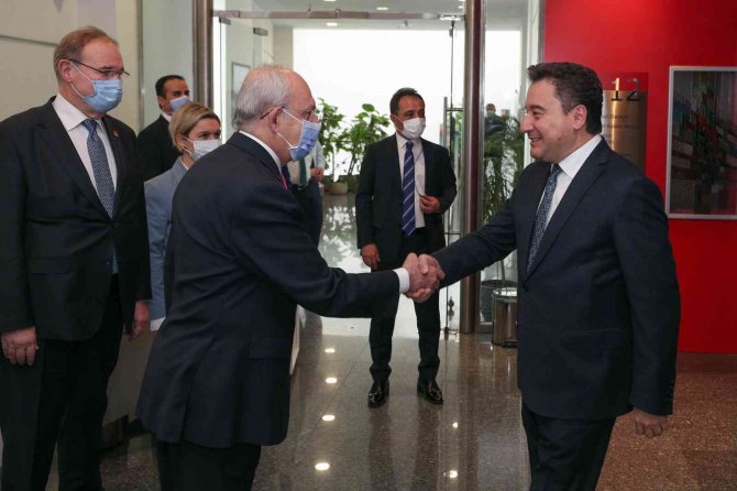 Kemal Kılıçdaroğlu, Deva Partisi Genel Başkanı Babacan’ı Kabul Etti
