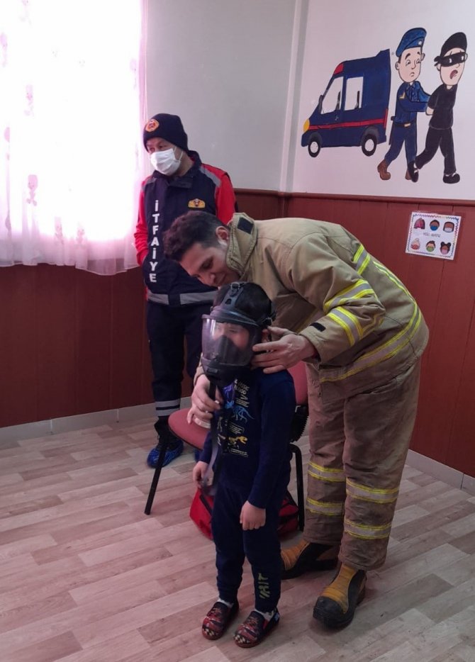 Kırıkkale Belediyesi İ̇tfaiyesinden Öğrencilere Eğitim