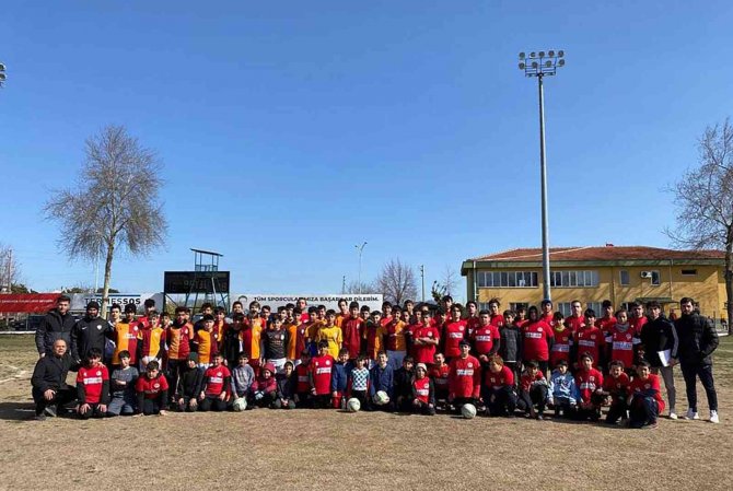 Döşemealtı Futbol Okulu Öğrencileri Dostluk Maçına Çıktı