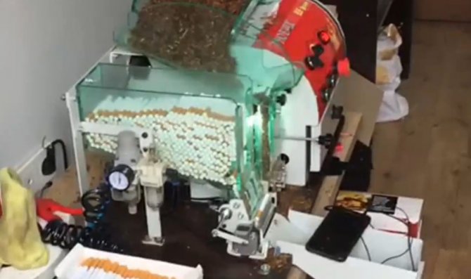 4 İş Yeri Ve 8 İkamete Yapılan Baskında Binlerce Kaçak Makaron Ele Geçirildi