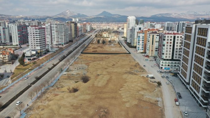 Konya Büyükşehir Belediyesi Yeni Bir Spor Sosyal Donatı Alanı Oluşturuyor