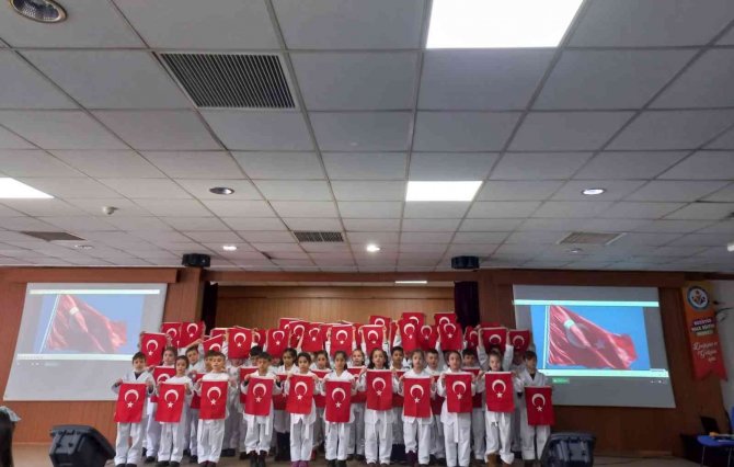 Bozüyüklü 92 Taekwondocu Kuşak Terfi Sınavına Katıldı