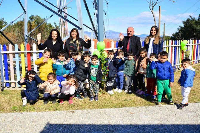 Manavgat’ta 120 Çocuk Fidan Dikti