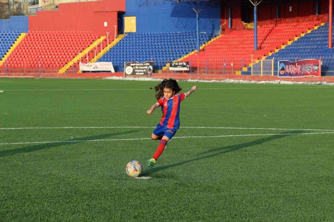 Mardinli Minik Ronaldinho Devlerin Radarında