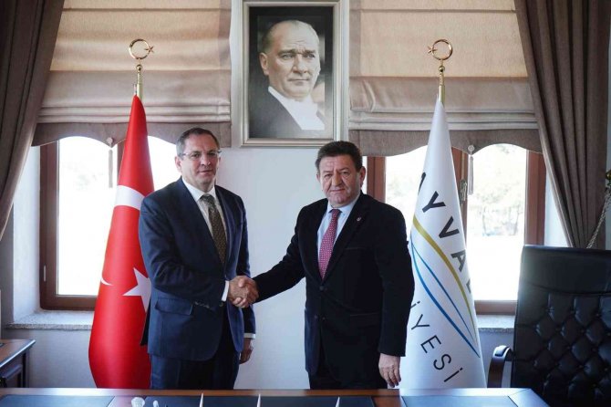 Ayvalık Belediyesi’nden Çalışanlara Ek Protokol