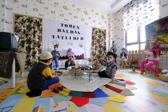 Miniklerin Yaşlılar Haftası Etkinliği Beğeni Topladı