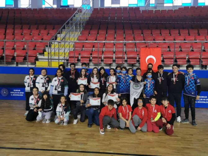 Muğla, Satrançta Burdur’da 5 Takımla Final Hakkı Kazandı