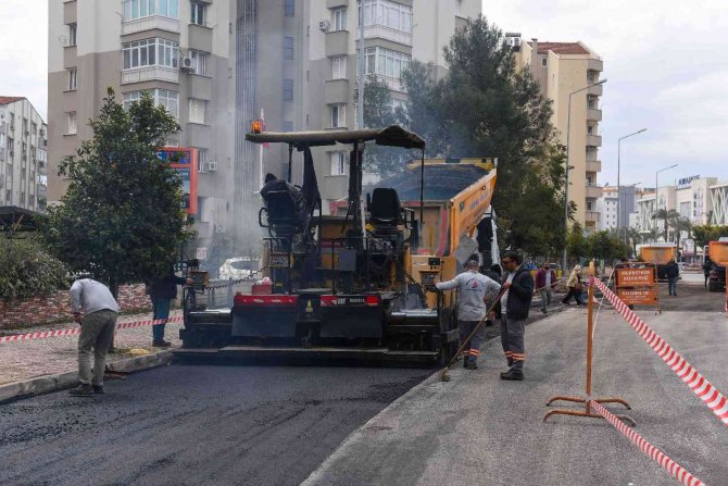 Fener Caddesi’nde Sıcak Asfalt Çalışması