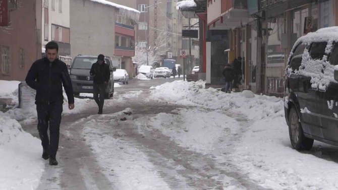 Muş’ta 67 Köy Yolu Ulaşıma Kapandı