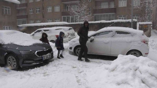 Muş’ta 67 Köy Yolu Ulaşıma Kapandı