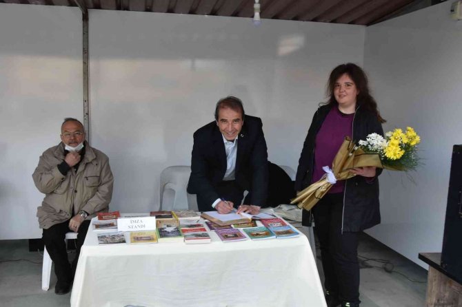 Nazilli Birbirinden Ünlü Yazarları Ağırlıyor