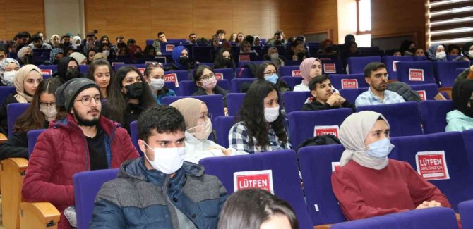 Nevü’de Yaşayan Örnekleriyle İ̇lkokul Öğretmenliği Konuşuldu