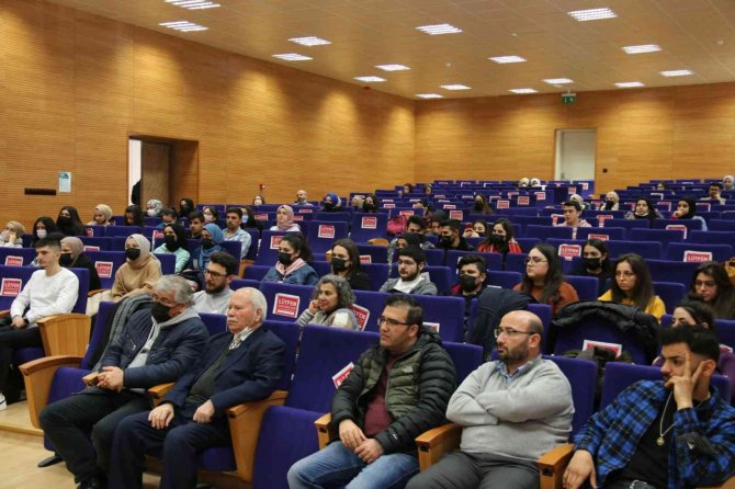 Nevü’de Yaşayan Örnekleriyle İ̇lkokul Öğretmenliği Konuşuldu