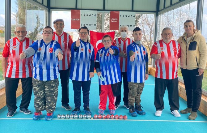 Yaşlılar Ve Down Sendromlu Çocukların Bocce Mücadelesi