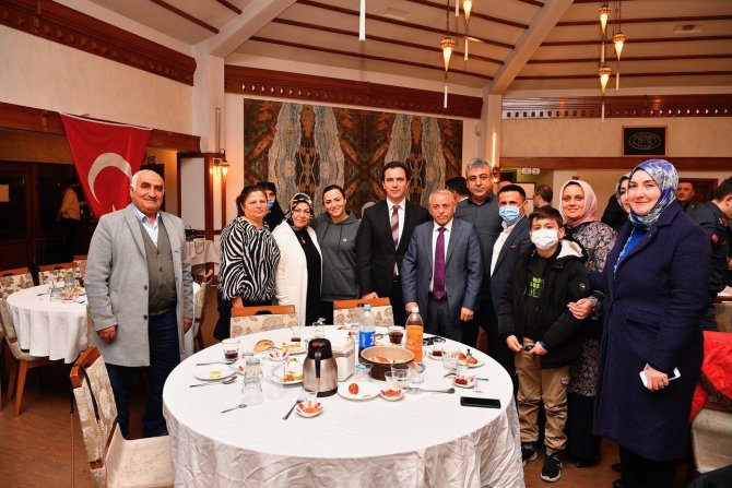Sancaktepe’de Şehit Aileleri Onuruna Yemek Programı Düzenlendi