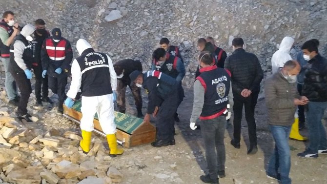 Öldürüp Gömdüğü Genç Kadına Evden Kaçtı İzlenimi Vermek İstemiş