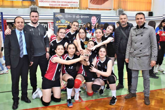 Filenin Genç Sultanları Kıyasıya Mücadele Etti