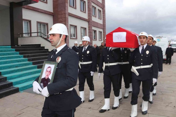 Görevde Kalp Krizi Geçiren Polisin Naaşı Antalya’ya Gönderildi