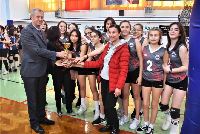 Filenin Genç Sultanları Kıyasıya Mücadele Etti