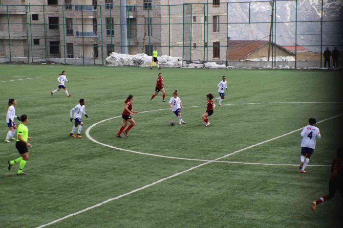 Turkcell Kadın Futbol Süper Ligi: Hakkarigücü: 1 - Galatasaray: 0