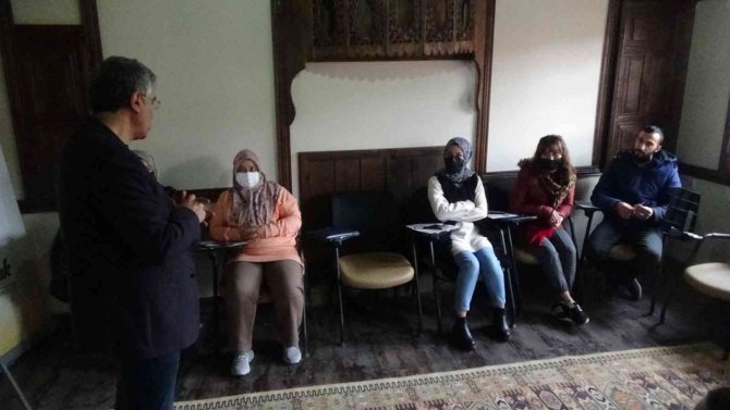 Anne-baba Üniversitesi Eğitimlerine Başlıyor