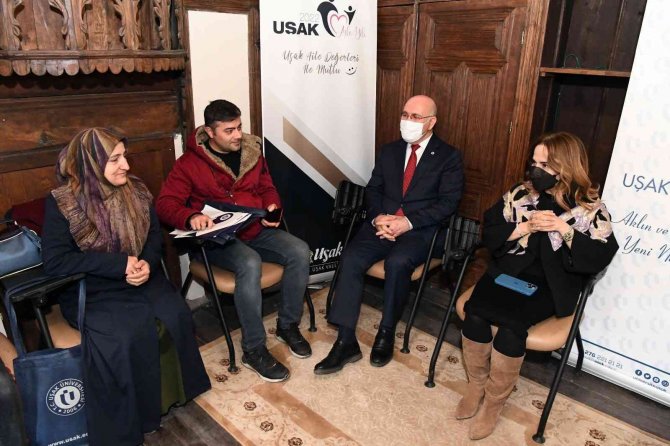 Anne-baba Üniversitesi Eğitimlerine Başlıyor