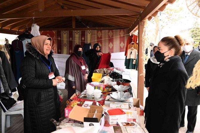 Kur’an Kursları Yarına Yardım Kampanyası Düzenledi