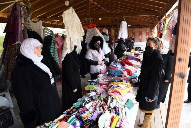 Kur’an Kursları Yarına Yardım Kampanyası Düzenledi