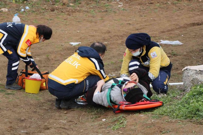 Amasya’da Devrilen Minibüsteki 19 Tarım İşçisi Tedavi Altında