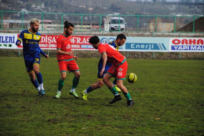 Çaycumaspor- Çaydeğirmeni Belediyespor Karşılasmasında 2-1’lik Üstünlüğü İle Kazandı