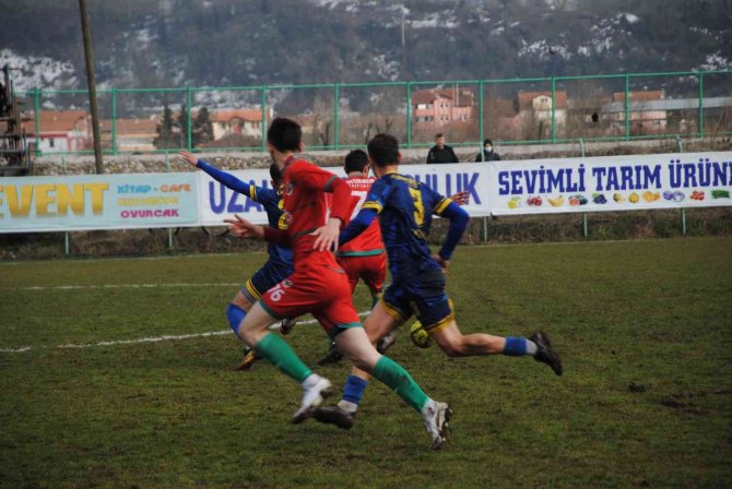 Çaycumaspor- Çaydeğirmeni Belediyespor Karşılasmasında 2-1’lik Üstünlüğü İle Kazandı
