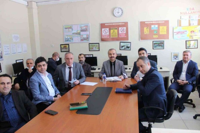 İ̇lçe Milli Eğitim Müdürü Başkanlığında Okul Müdürleri İstişare Toplantısı Yaptı