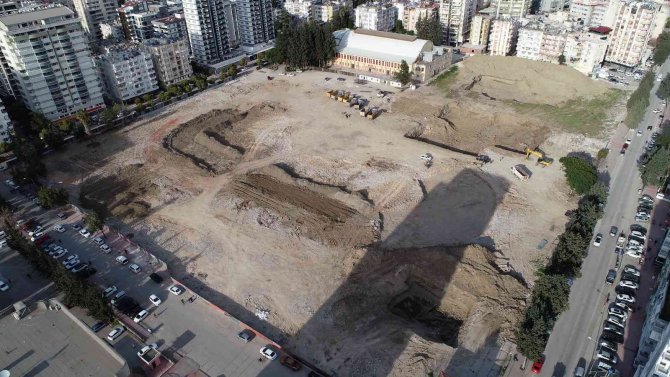 Adana’da Millet Bahçesi’nin Yapımına Başlandı