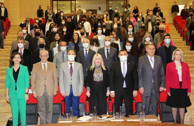Aü Rektörü Özkan: “İ̇nsanlık Çevreyi Yok Ederken Kendi Geleceğini Yok Ediyor”