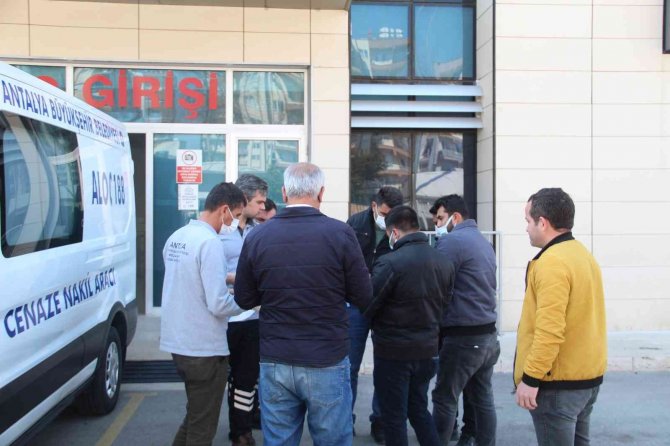 Antalya’da Gürültü Cinayeti Zanlısı Adliyeye Sevk Edildi