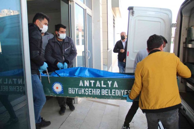 Antalya’da Gürültü Cinayeti Zanlısı Adliyeye Sevk Edildi