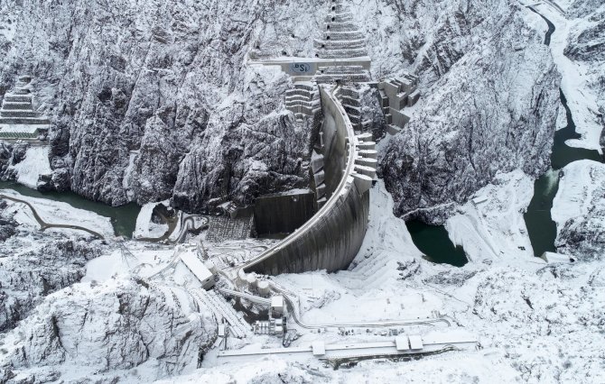 Kar Yağışı Sonrası Yusufeli Barajı Beyaza Büründü