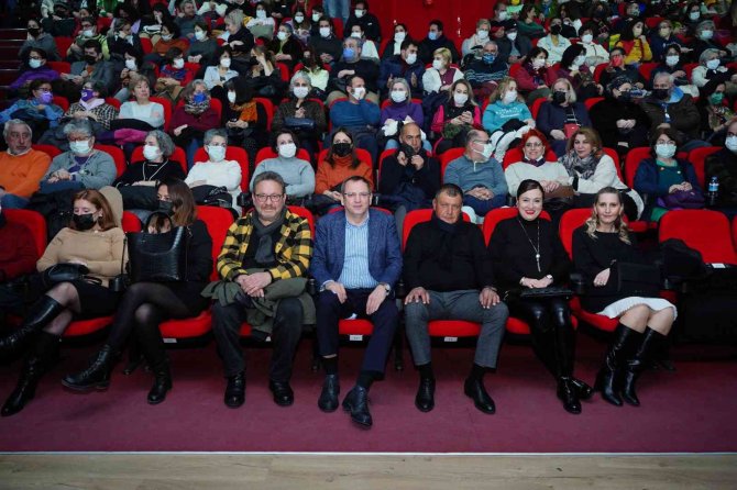 Ayvalık’ta Kadın Oyunları Festivali Perdelerini Açtı