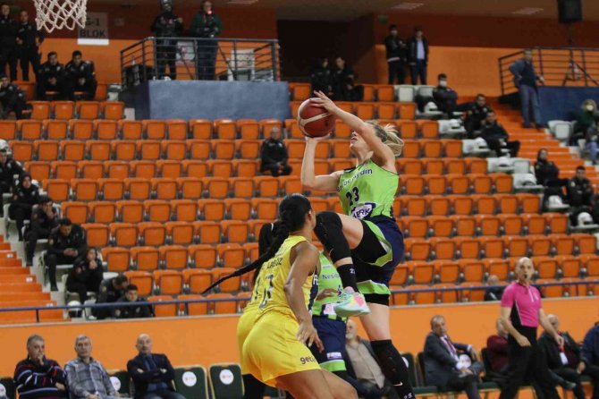 Bitci Kadınlar Türkiye Kupası: Nesibe Aydın: 66 - Fenerbahçe Safiport: 74