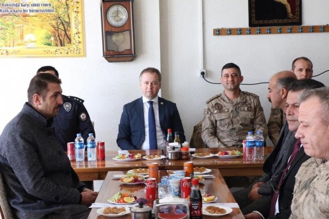 Kaymakam Yelek Şehit Ve Gazi Aileleriyle Yemekte Bir Araya Geldi