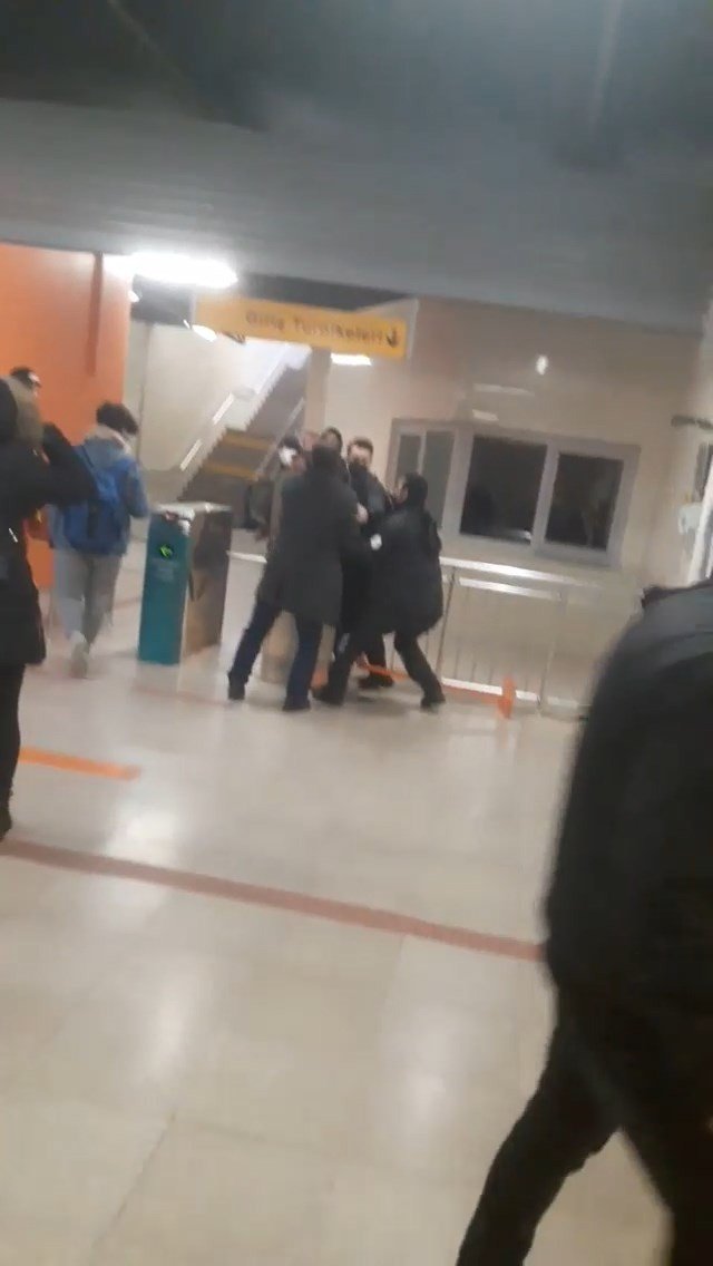 Bursa’da Alkollü Şahıs Güvenlik Görevlilerine Zorluk Çıkardı, Ters Kelepçe Yapıldı
