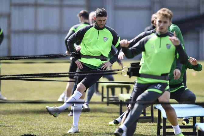 Bursaspor Sahada Kuvvet Çalıştı