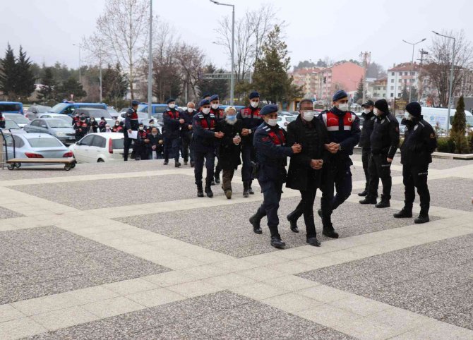 Cezaevlerindeki Terör Örgütü Üyelerine Finans Sağlayan 7 Kişi Adliyeye Sevk Edildi