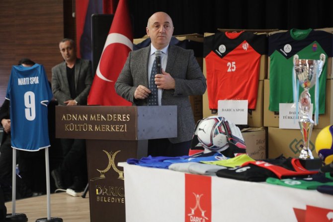 Darıca Belediyesi’nden Amatör Spor Kulüplerine Malzeme Desteği