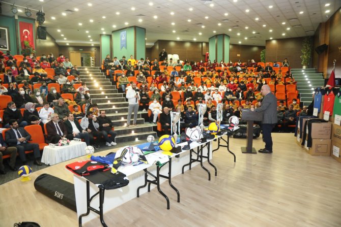 Darıca Belediyesi’nden Amatör Spor Kulüplerine Malzeme Desteği