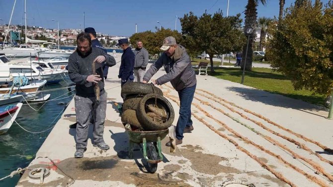 Datça’da Deniz Dibi Temizliği Yapıldı