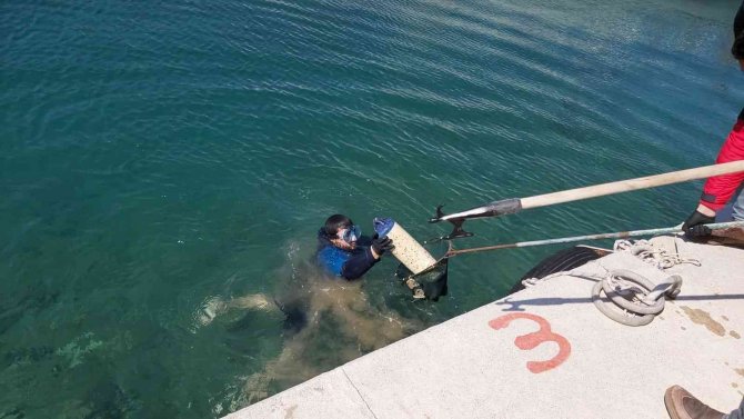 Datça’da Deniz Dibi Temizliği Yapıldı