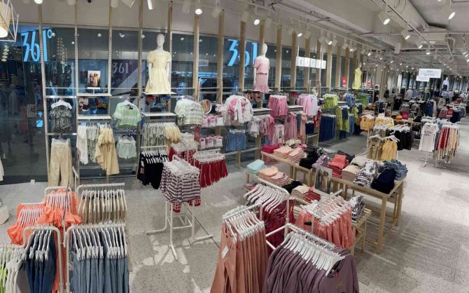 Defacto, Kamerun’da 1 Hafta İçinde 2 Mağaza Açtı